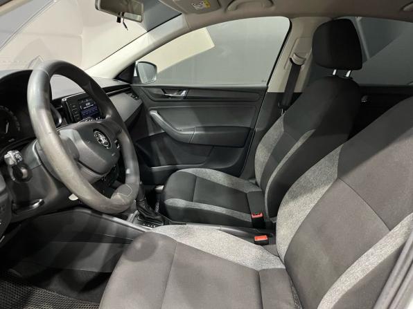 Skoda Rapid II с пробегом 2021 года, цена 1 070 000 рублей, 330116 км, лифтбек, Автокод Объявления