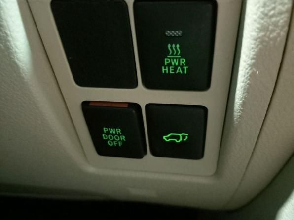 Toyota Land Cruiser 200 Series Рестайлинг 1 с пробегом 2012 года, цена 2 999 000 рублей, 152412 км, внедорожник, Автокод Объявления