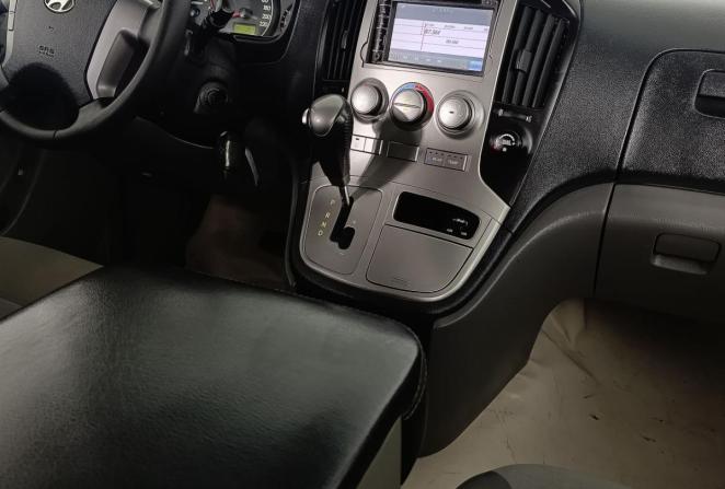 Hyundai H-1 II с пробегом 2014 года, цена 1 730 000 рублей, 217252 км, минивэн, Автокод Объявления