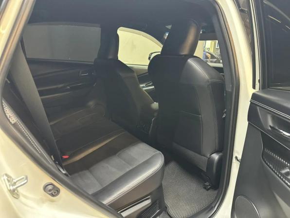 Toyota Harrier III (XU60) Рестайлинг с пробегом 2018 года, цена 3 347 000 рублей, 40155 км, внедорожник, Автокод Объявления