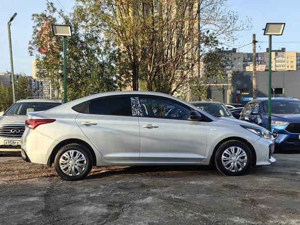 Hyundai Solaris II с пробегом 2017 года, цена 989 000 рублей, 192222 км, седан, Автокод Объявления