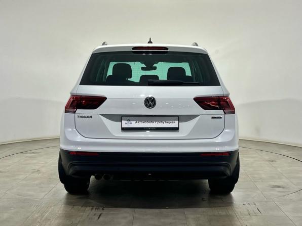 Volkswagen Tiguan II с пробегом 2019 года, цена 2 790 000 рублей, 98330 км, внедорожник, Автокод Объявления