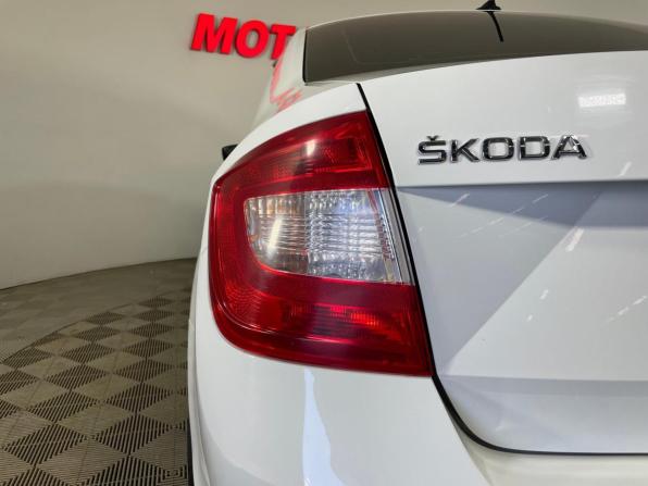 Skoda Rapid I с пробегом 2017 года, цена 859 000 рублей, 199330 км, лифтбек, Автокод Объявления