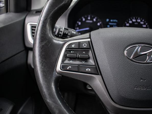 Hyundai Solaris II с пробегом 2018 года, цена 1 275 000 рублей, 115252 км, седан, Автокод Объявления