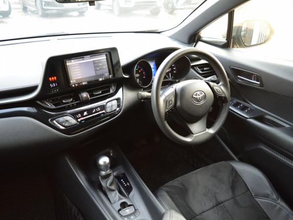 Toyota C-HR I с пробегом 2018 года, цена 2 099 000 рублей, 76815 км, внедорожник, Автокод Объявления