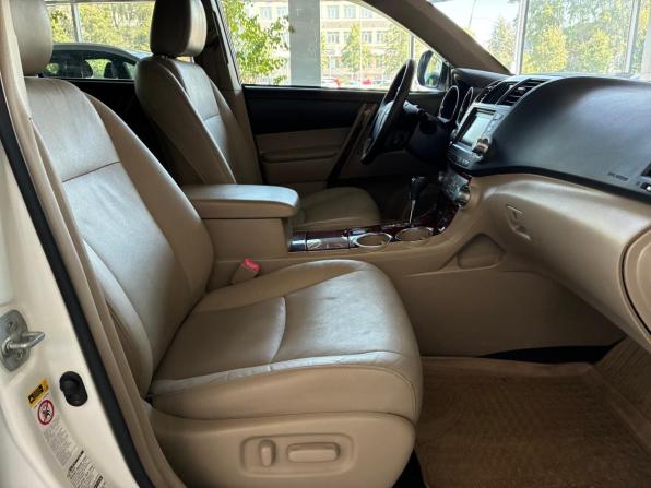 Toyota Highlander II (XU40) Рестайлинг с пробегом 2011 года, цена 1 725 000 рублей, 210000 км, внедорожник, Автокод Объявления