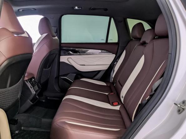 Geely Monjaro I с пробегом 2023 года, цена 3 460 000 рублей, 26928 км, внедорожник, Автокод Объявления