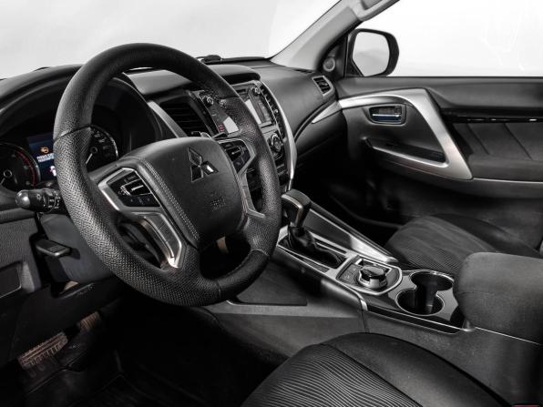 Mitsubishi Pajero Sport III с пробегом 2018 года, цена 2 749 000 рублей, 160667 км, внедорожник, Автокод Объявления