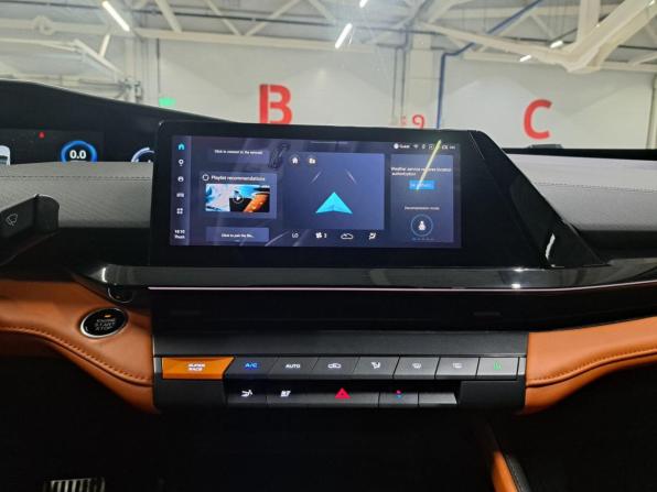 Changan UNI-V I с пробегом 2023 года, цена 1 900 000 рублей, 95436 км, лифтбек, Автокод Объявления
