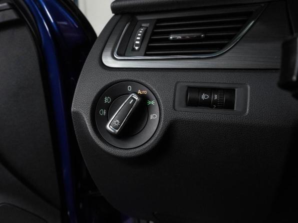 Skoda Rapid I Рестайлинг с пробегом 2019 года, цена 1 399 000 рублей, 73314 км, лифтбек, Автокод Объявления