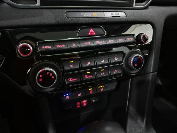 Kia Sportage IV Рестайлинг с пробегом 2018 года, цена 2 220 000 рублей, 67845 км, внедорожник, Автокод Объявления