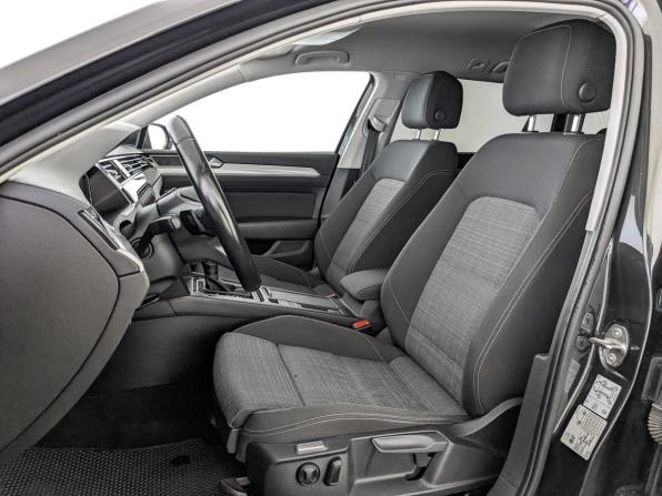 Volkswagen Passat B8 Рестайлинг с пробегом 2021 года, цена 2 450 000 рублей, 119320 км, универсал, Автокод Объявления