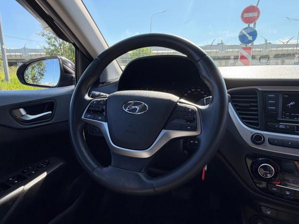 Hyundai Solaris II с пробегом 2018 года, цена 1 229 000 рублей, 160000 км, седан, Автокод Объявления