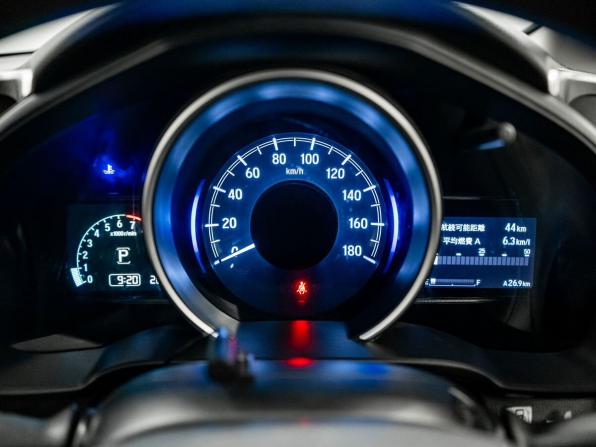Honda Fit III Рестайлинг с пробегом 2018 года, цена 1 085 000 рублей, 117620 км, хэтчбек, Автокод Объявления