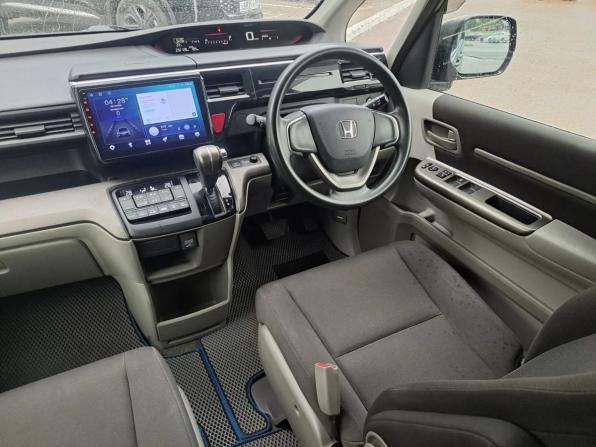 Honda Stepwgn V с пробегом 2016 года, цена 1 680 000 рублей, 230000 км, минивэн, Автокод Объявления