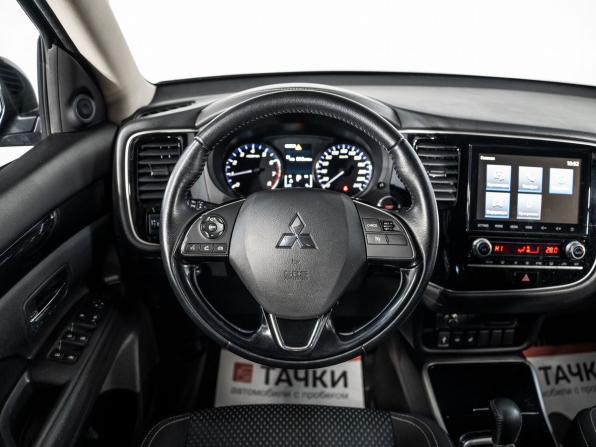 Mitsubishi Outlander III Рестайлинг 3 с пробегом 2020 года, цена 2 400 500 рублей, 49770 км, внедорожник, Автокод Объявления