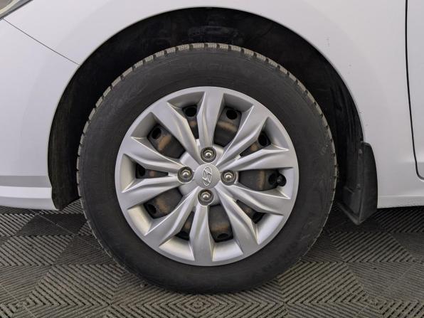 Hyundai Solaris II Рестайлинг с пробегом 2021 года, цена 1 380 000 рублей, 168824 км, седан, Автокод Объявления