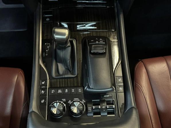 Lexus LX III Рестайлинг 2 с пробегом 2018 года, цена 10 697 000 рублей, 83204 км, внедорожник, Автокод Объявления