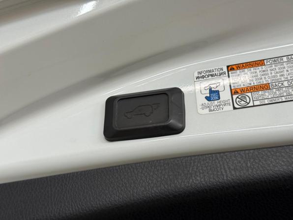 Toyota RAV4 IV (XA40) Рестайлинг с пробегом 2018 года, цена 2 500 000 рублей, 141038 км, внедорожник, Автокод Объявления