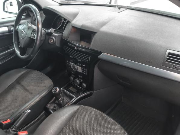 Opel Astra H Рестайлинг с пробегом 2010 года, цена 649 900 рублей, 260000 км, универсал, Автокод Объявления