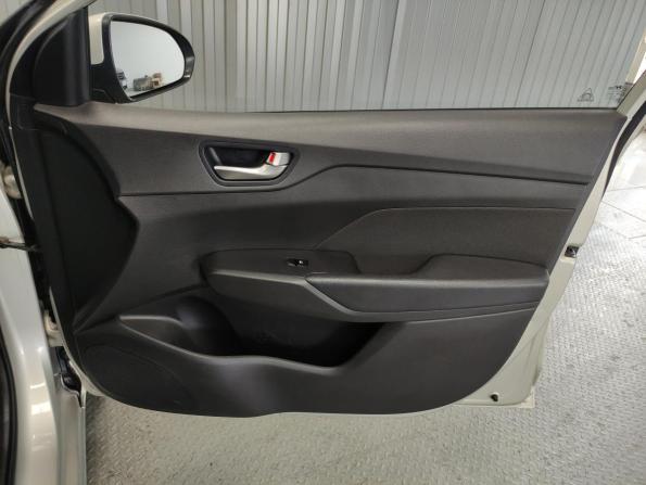 Hyundai Solaris II с пробегом 2019 года, цена 960 000 рублей, 191500 км, седан, Автокод Объявления