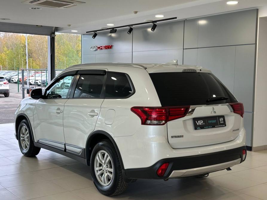 Mitsubishi Outlander III Рестайлинг 2 Тверь  - изображение 6