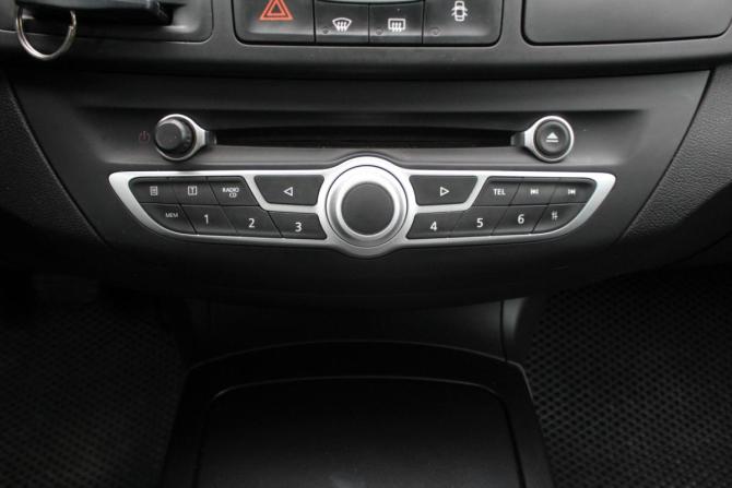 Renault Laguna III с пробегом 2009 года, цена 630 000 рублей, 230418 км, лифтбек, Автокод Объявления