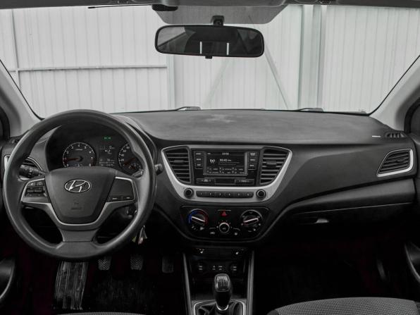Hyundai Solaris II с пробегом 2017 года, цена 1 035 000 рублей, 134679 км, седан, Автокод Объявления