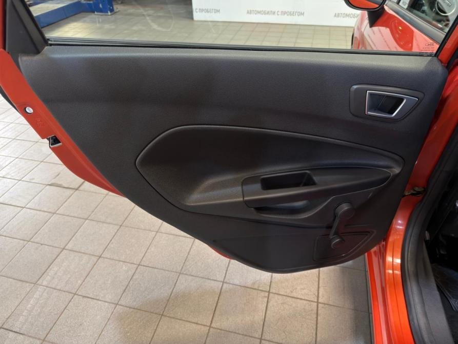 Ford Fiesta Mk6 Рестайлинг Санкт-Петербург  - изображение 9