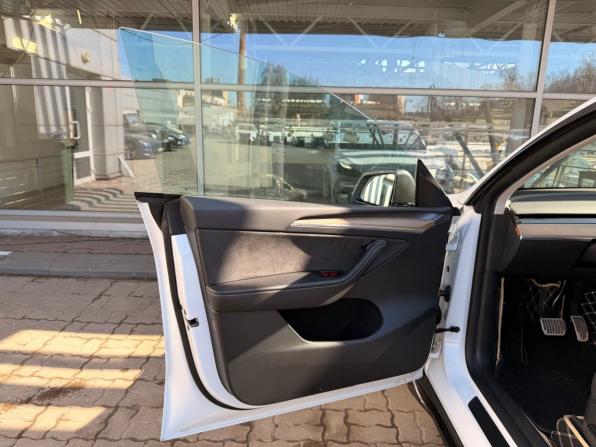 Tesla Model Y I с пробегом 2021 года, цена 4 450 000 рублей, 46272 км, внедорожник, Автокод Объявления