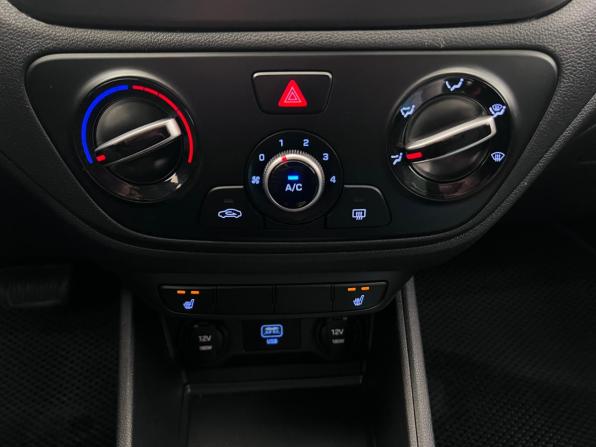 Hyundai Solaris II с пробегом 2020 года, цена 1 330 000 рублей, 150533 км, седан, Автокод Объявления