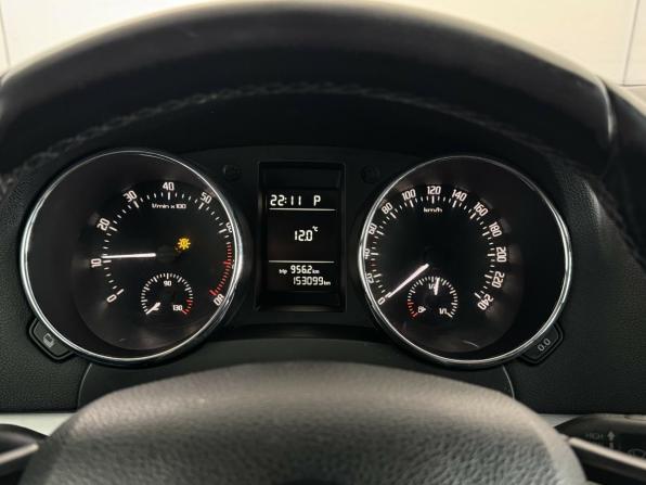 Skoda Yeti I Рестайлинг с пробегом 2014 года, цена 1 360 000 рублей, 153097 км, внедорожник, Автокод Объявления