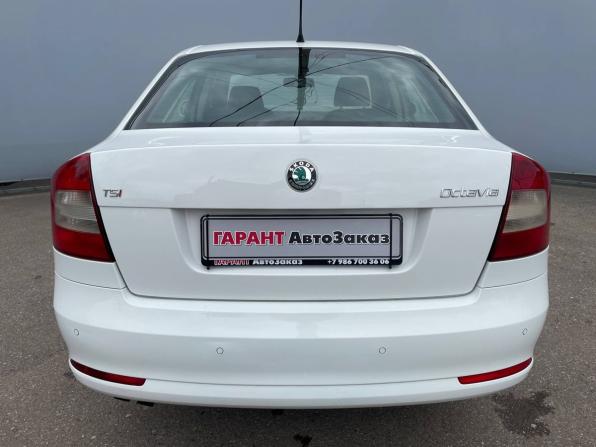 Skoda Octavia II (A5) Рестайлинг с пробегом 2012 года, цена 810 000 рублей, 239990 км, лифтбек, Автокод Объявления