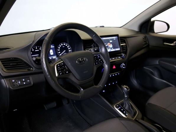 Hyundai Solaris II Рестайлинг с пробегом 2021 года, цена 1 799 000 рублей, 54000 км, седан, Автокод Объявления