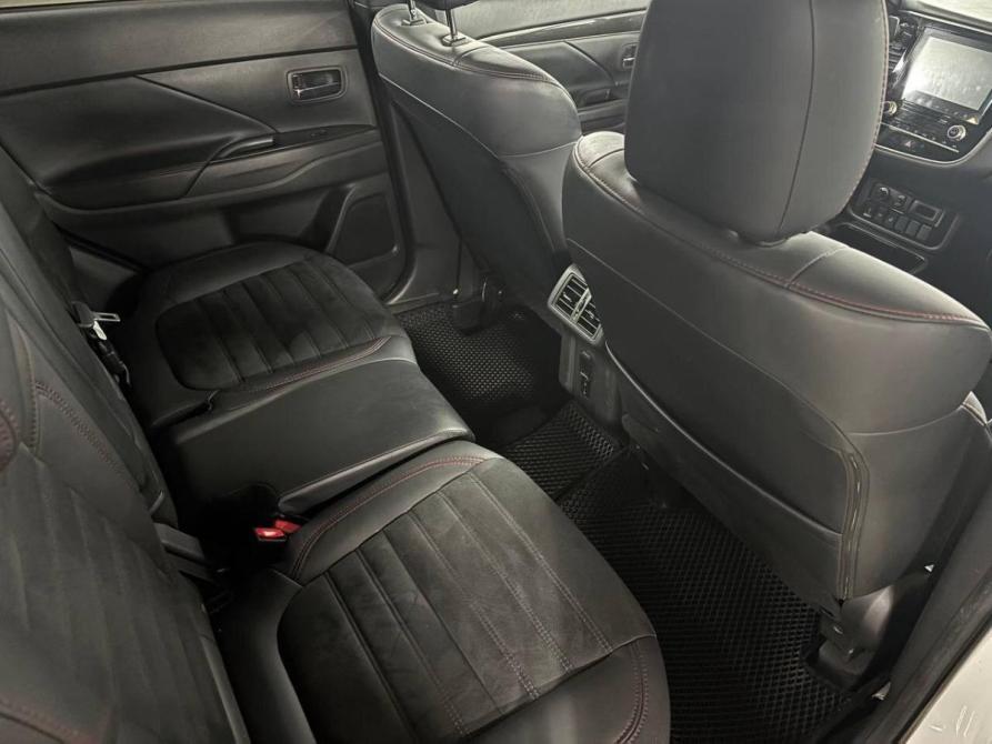 Mitsubishi Outlander III Рестайлинг 3 Санкт-Петербург  - изображение 20