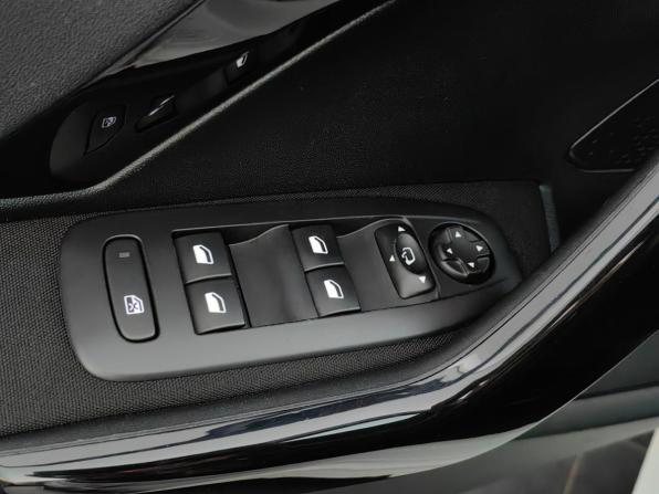 Peugeot 208 I с пробегом 2013 года, цена 619 000 рублей, 115987 км, хэтчбек, Автокод Объявления