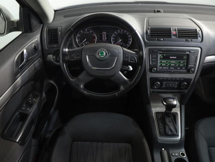 Skoda Octavia II (A5) Рестайлинг Санкт-Петербург  - изображение 10