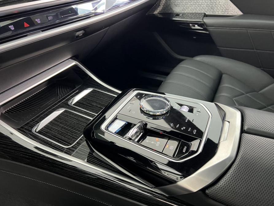 BMW i7 Москва  - изображение 16