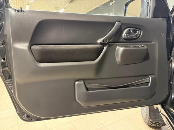 Suzuki Jimny III Рестайлинг 1 с пробегом 2008 года, цена 1 050 000 рублей, 245000 км, внедорожник, Автокод Объявления
