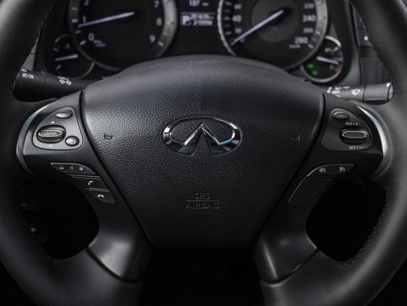 Infiniti Q70 I Рестайлинг с пробегом 2015 года, цена 1 799 000 рублей, 251634 км, седан, Автокод Объявления