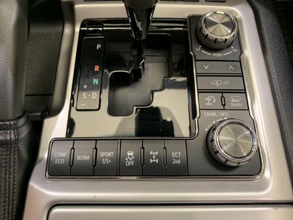 Toyota Land Cruiser 200 Series Рестайлинг 2 с пробегом 2019 года, цена 6 790 000 рублей, 234130 км, внедорожник, Автокод Объявления