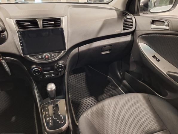 Hyundai Solaris I Рестайлинг с пробегом 2015 года, цена 940 000 рублей, 124538 км, хэтчбек, Автокод Объявления