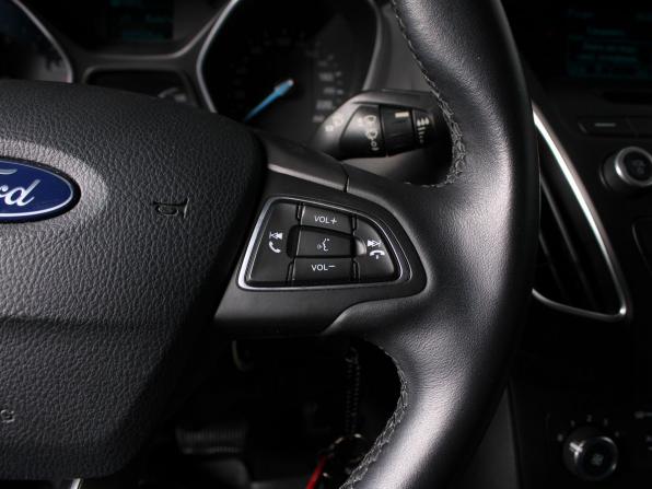 Ford Focus III Рестайлинг с пробегом 2018 года, цена 1 839 000 рублей, 32000 км, седан, Автокод Объявления