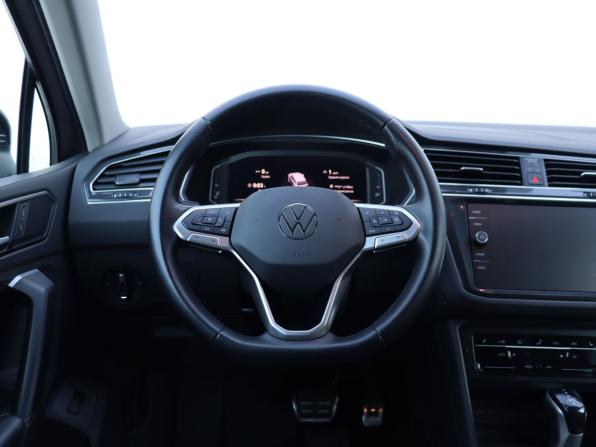 Volkswagen Tiguan II Рестайлинг с пробегом 2021 года, цена 3 099 000 рублей, 84544 км, внедорожник, Автокод Объявления