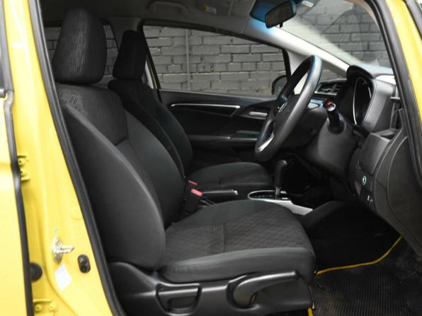 Honda Fit III с пробегом 2013 года, цена 899 000 рублей, 176262 км, хэтчбек, Автокод Объявления
