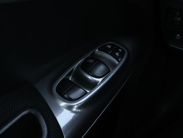 Nissan Juke I Рестайлинг с пробегом 2014 года, цена 1 289 000 рублей, 80288 км, внедорожник, Автокод Объявления