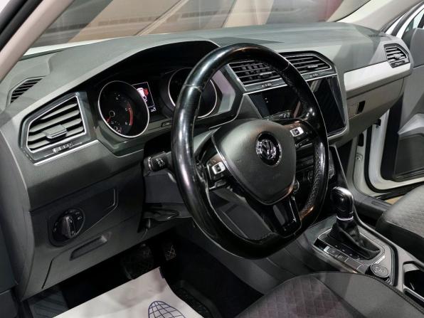 Volkswagen Tiguan II с пробегом 2018 года, цена 2 343 000 рублей, 159467 км, внедорожник, Автокод Объявления