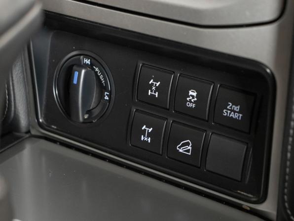 Toyota Land Cruiser Prado 150 Series Рестайлинг 2 с пробегом 2019 года, цена 7 500 000 рублей, 99535 км, внедорожник, Автокод Объявления