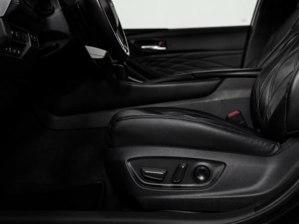 Toyota Avalon V с пробегом 2022 года, цена 3 699 000 рублей, 65124 км, седан, Автокод Объявления
