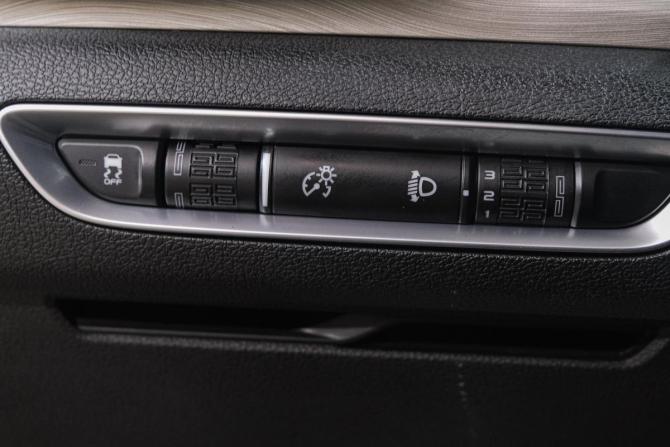 Geely Coolray I с пробегом 2023 года, цена 1 829 000 рублей, 44000 км, внедорожник, Автокод Объявления
